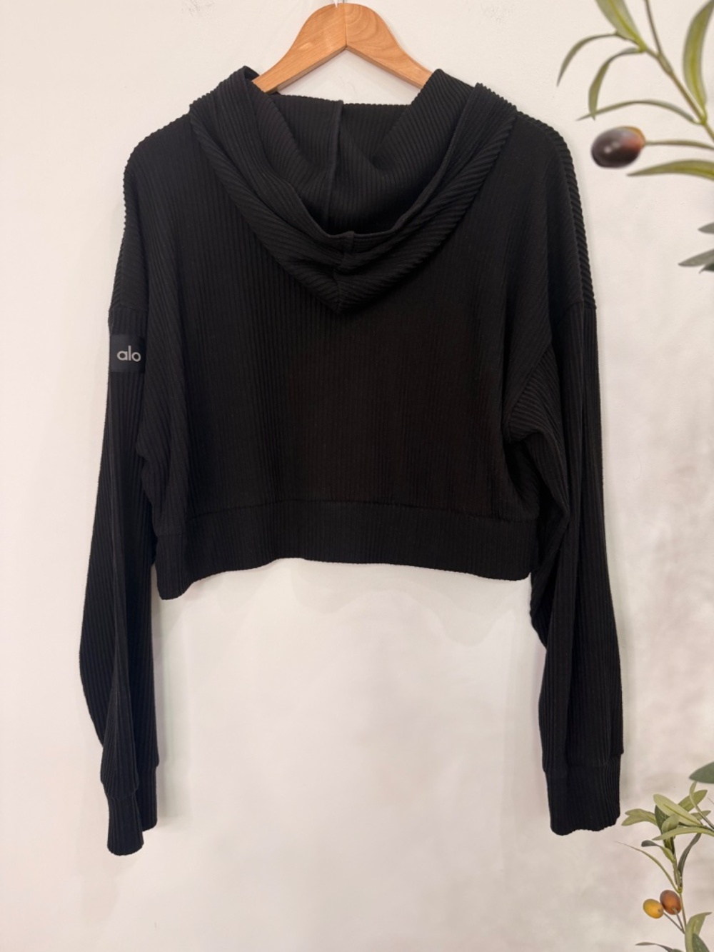Alo Yoga Black Muse Ribbed Cropped Hoodie Women's Medium - Picture 6 of 7